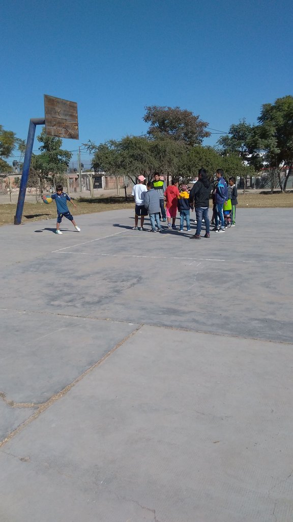 MatiasOliver9's tweet photo. Taller de deportes básquet y Fútbol CAI3 salta https://t.co/i6CytlrWpn