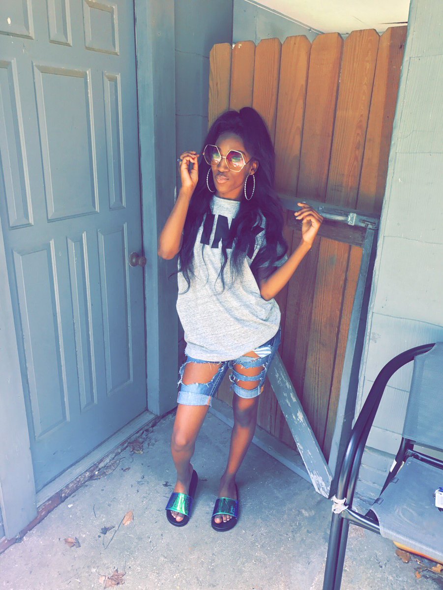 03/09🔞 tweet media
