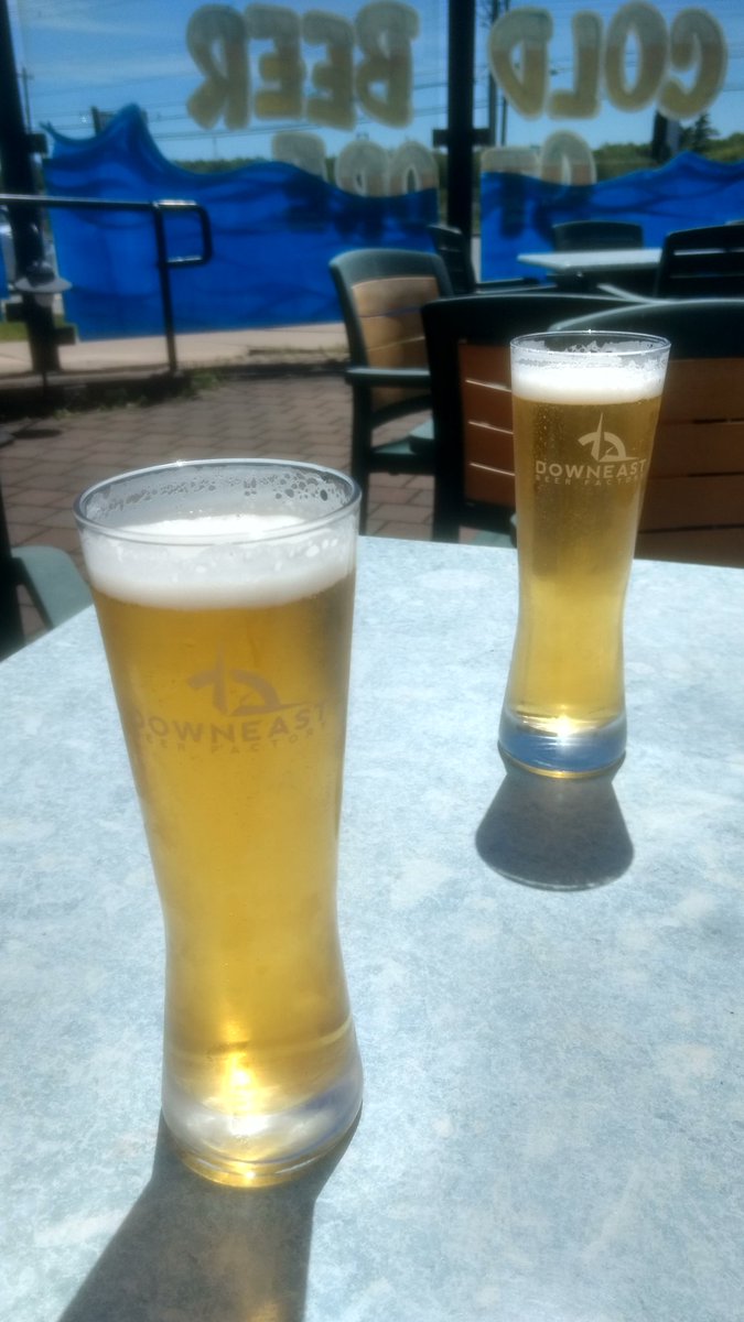 MattBoudreau89's tweet photo. Great day to be on the patio at @Downeastbeer for fresh brews and $9.99 build your own burgers with fries! #halifax #CraftBeer #Patio https://t.co/eEg9XlQPHO