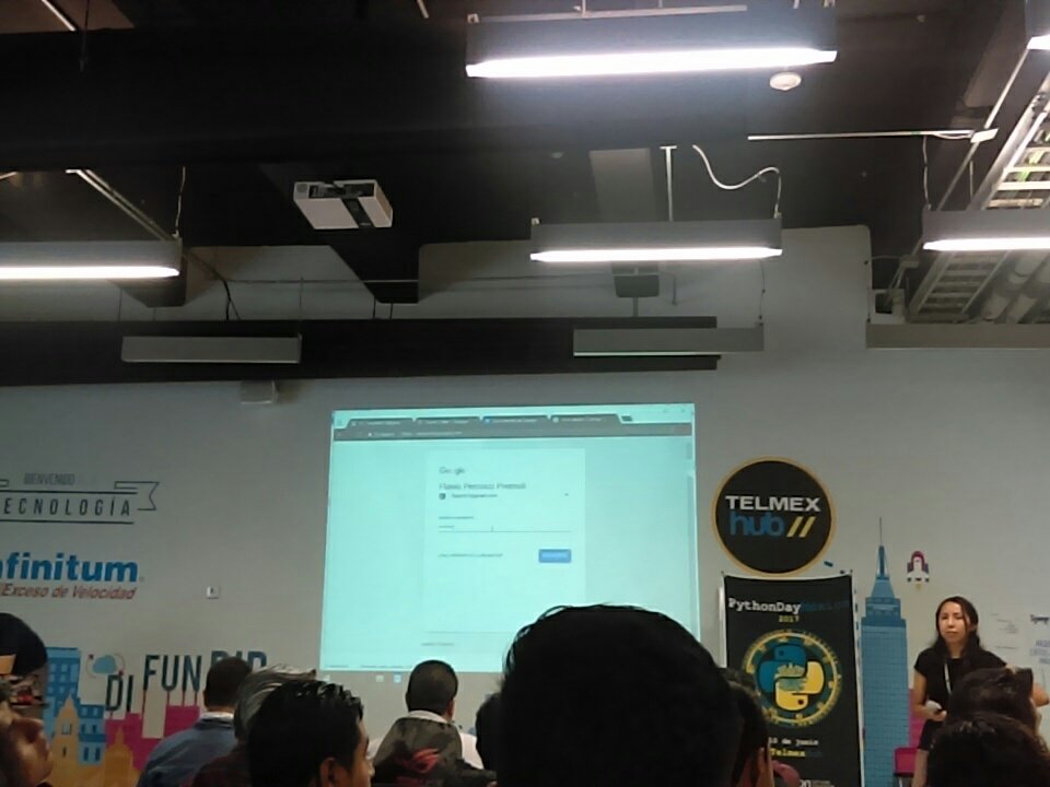 angel_9306's tweet image. #PythonDayMx17