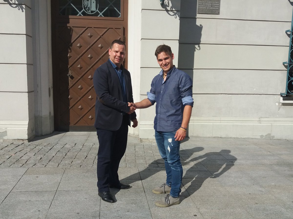 FMLSlaskie's tweet photo. Dzisiaj w Gliwicach został założony klub Forum Młodych Ludowców którego Prezesem został Łukasz #Sitarski @KotlarczykKryst @PSLSlaskie https://t.co/2D3YZL4Tu4