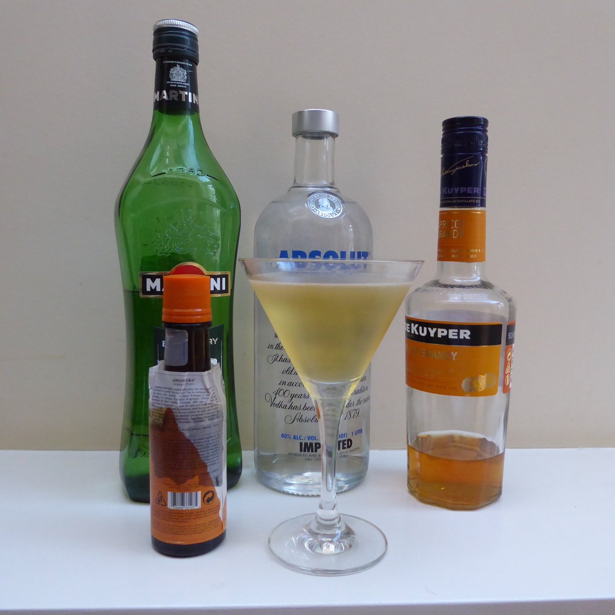 mandownsouthxxx's tweet photo. Intimate - tonights tipple. Vodka, Apricot Brandy, dry Vermouth &amp; orange bitters. Not too sweet. I'll stick to cock though
#escort #cocktail https://t.co/JrY6Lvwdm7