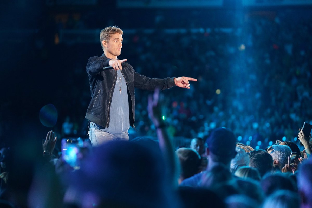 BrettYoungMusic's tweet photo. C M A // F E S T 🎶 WOW! https://t.co/ByjfrCfhhZ