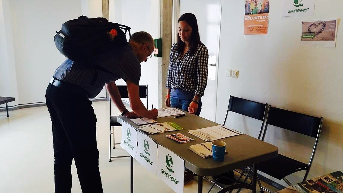 IngaPau's tweet photo. Greenpeace Stavanger Volunteer group at Frivillighetstorg event today with #Klimasøksmål 
#GPnVol #GPNorwayVol #Volunteer https://t.co/wieskbJ29m