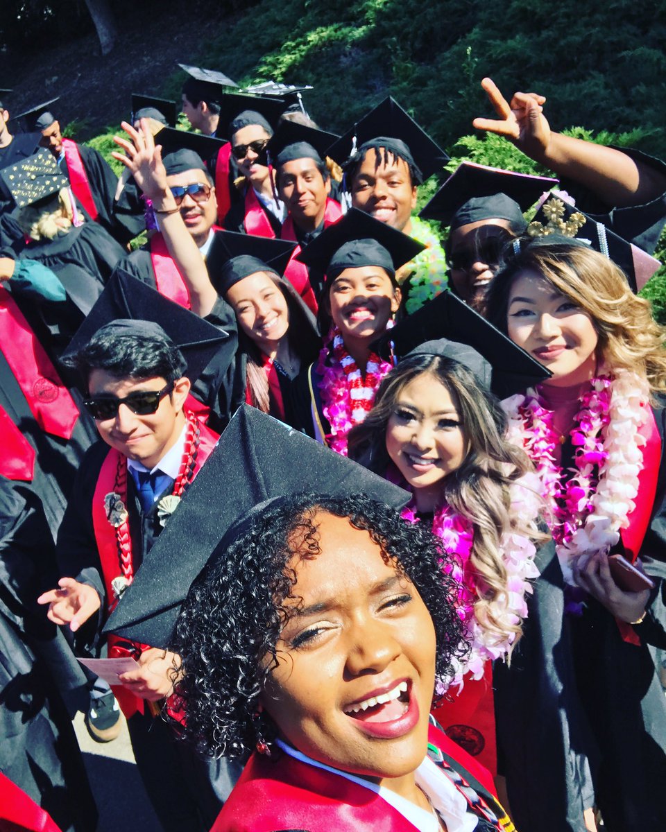 dasireeco's tweet photo. #CSUEBgrad We did it!!!! https://t.co/pWU0J3jr04