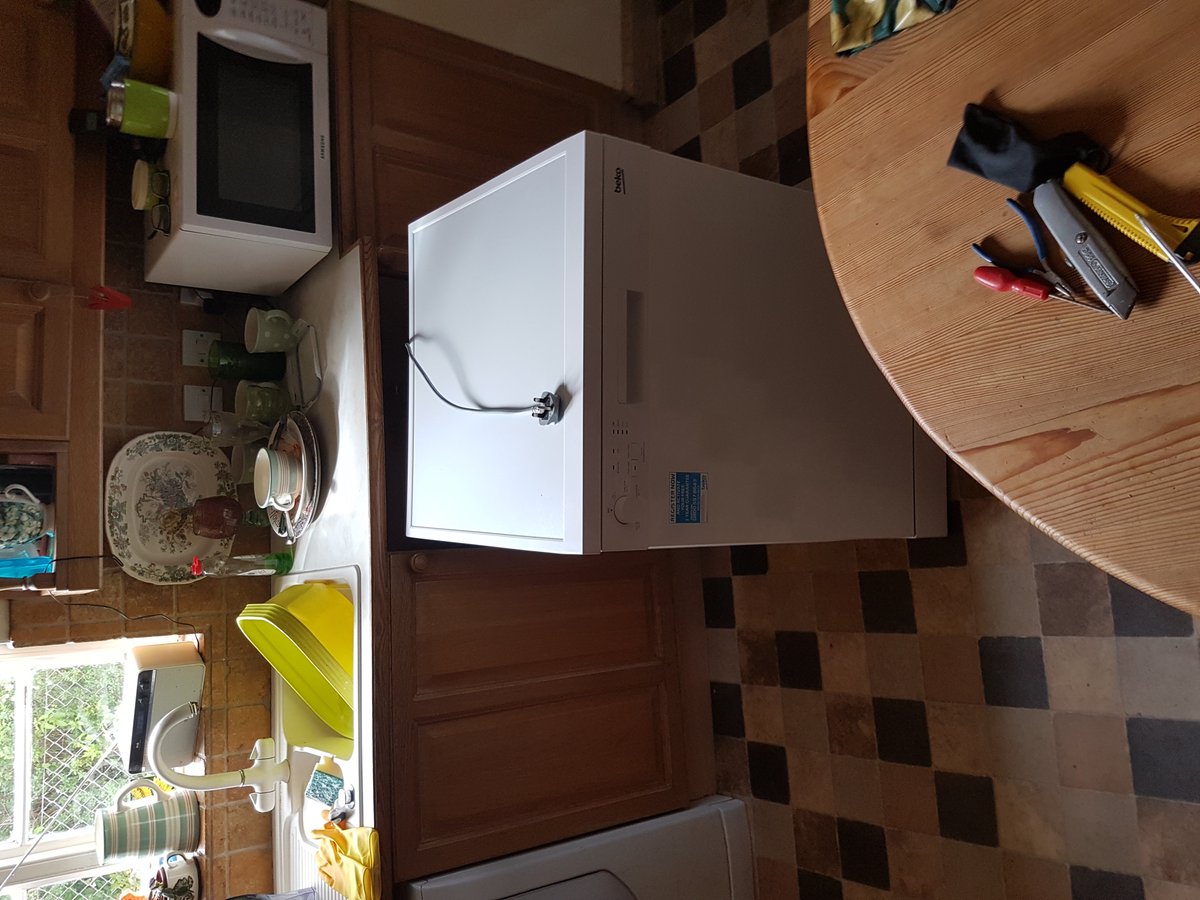 Shocking customer service <a href="/ao/">AO</a> just left the unit in the middle of kitchen and dissapeared!