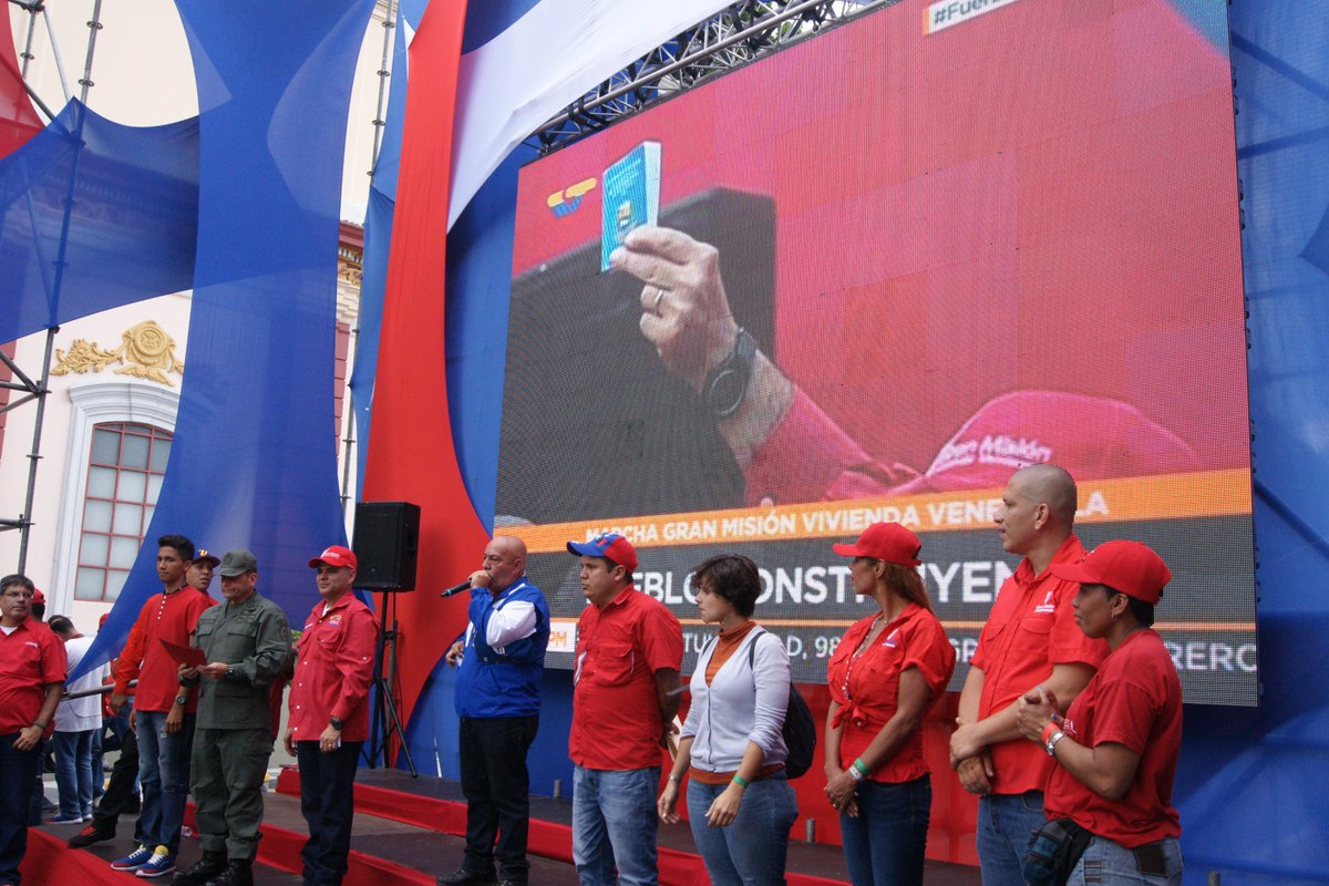 Minhvi_GestionS's tweet image. Ministro @MQuevedoF: ¡La Constituyente sí va Venezuela y así defendemos a la GMVV! #PuebloConstituyente #DaleUnChanceALaPaz
@NicolasMaduro