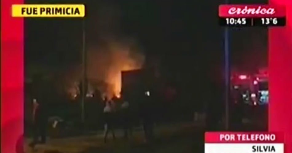 Cronica_ok's tweet photo. Dramático: mueren 4 nenas en un incendio en Lanús https://t.co/YXZqCIAMdN #Terrible #SusPadresEstánDemorados #PorUnaVela #TragediaTotal https://t.co/PEu8f6vCv3