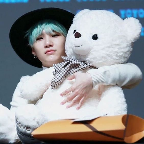 Aylee39743344's tweet photo. #2017BTSFESTA #AGUSTD #BTSWEEK https://t.co/zVoNlZPPYI