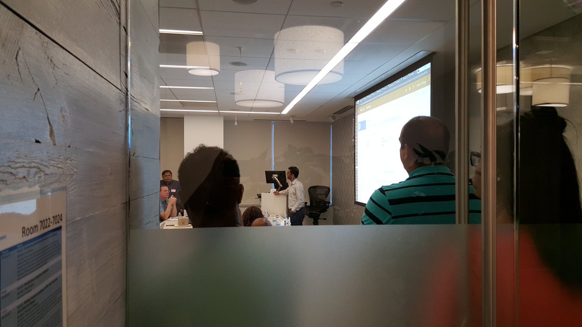 robwindsor's tweet image. Packed room for @pgbhoyar &apos;s session on Futuristic Workflows. #SPSDC