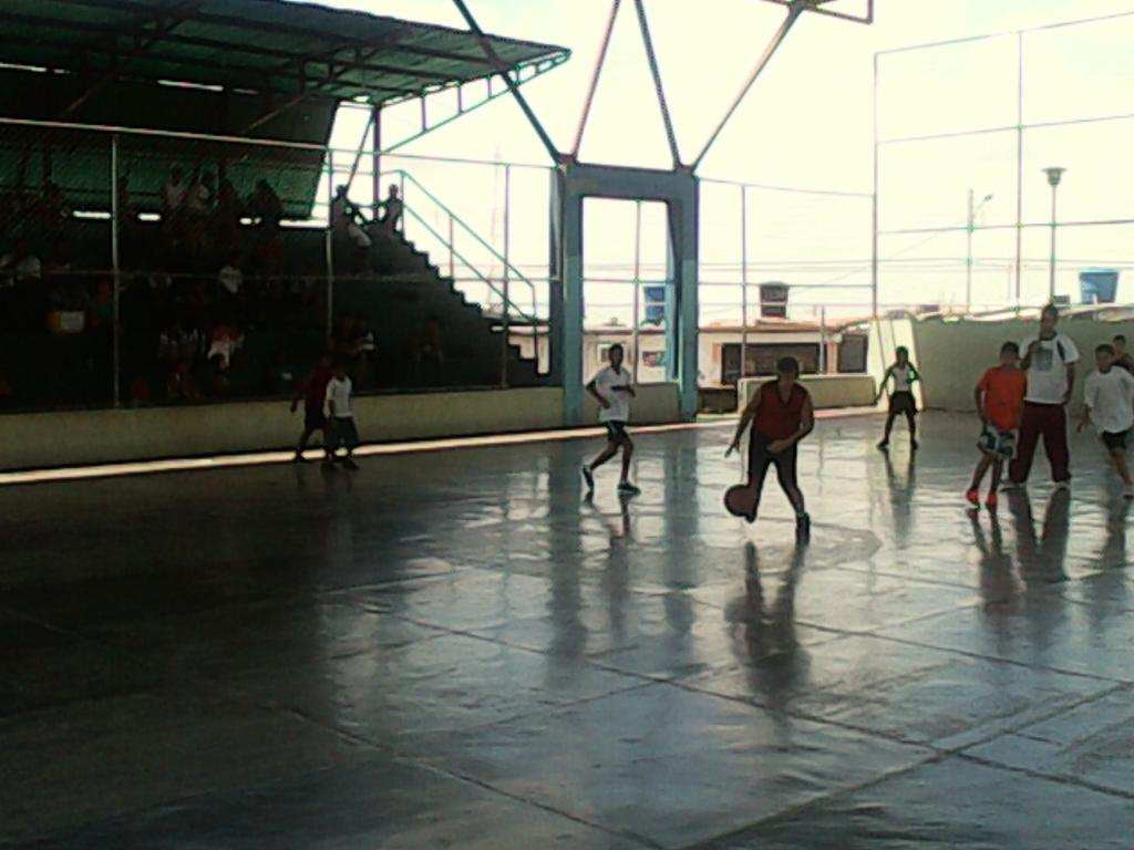 barinadeporte1's tweet photo. @pinfantepsuv @Mindeporte #SabadodeBaloncesto MasificandoelDeporte https://t.co/v4h323USZ4