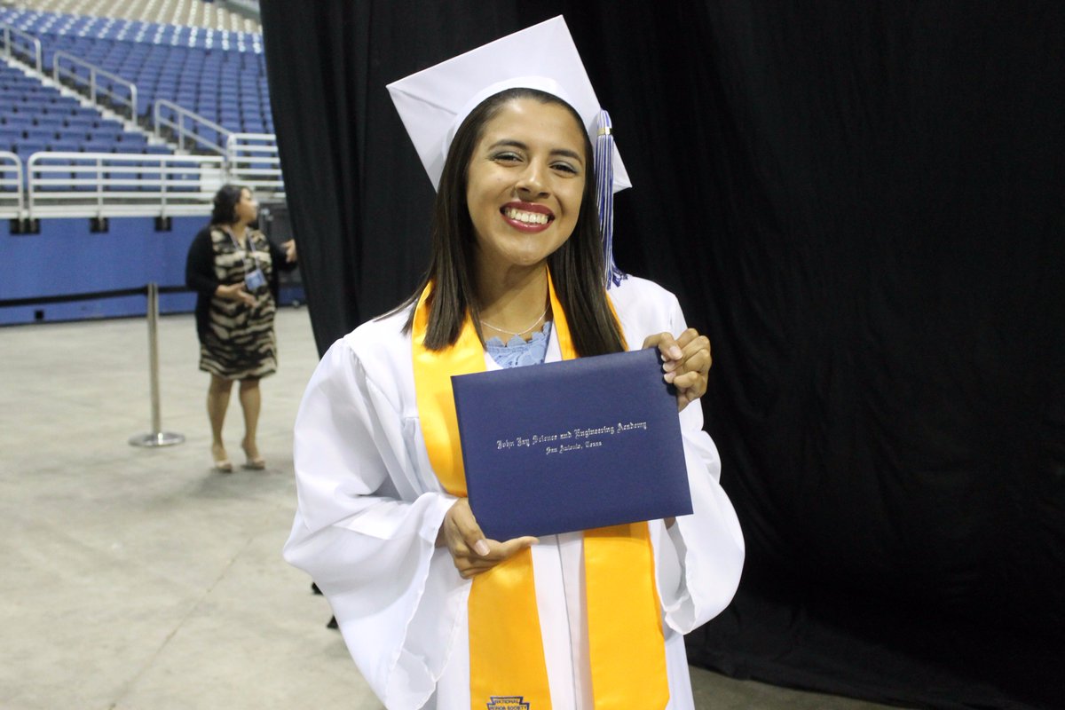 NISD's tweet photo. #NISDStrong- visit the Northside Facebook page for pics from @NISDJaySEA/@NISDJay graduation- https://t.co/nTKBSPFt1B #NISDGrad https://t.co/Tp8ndl6pLG