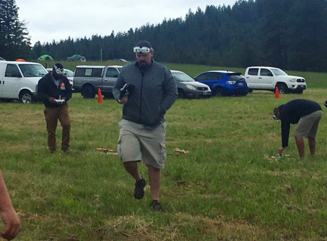 Thrust_UAV's tweet photo. Here we go! The #ThrustUAV crew getting ready to throw down some laps at the SpokaneFPV @Multi_GP qualifyer!🔥⚡🏁#MegaDoomer #FPV #droneracing https://t.co/VTJCxRwTuj