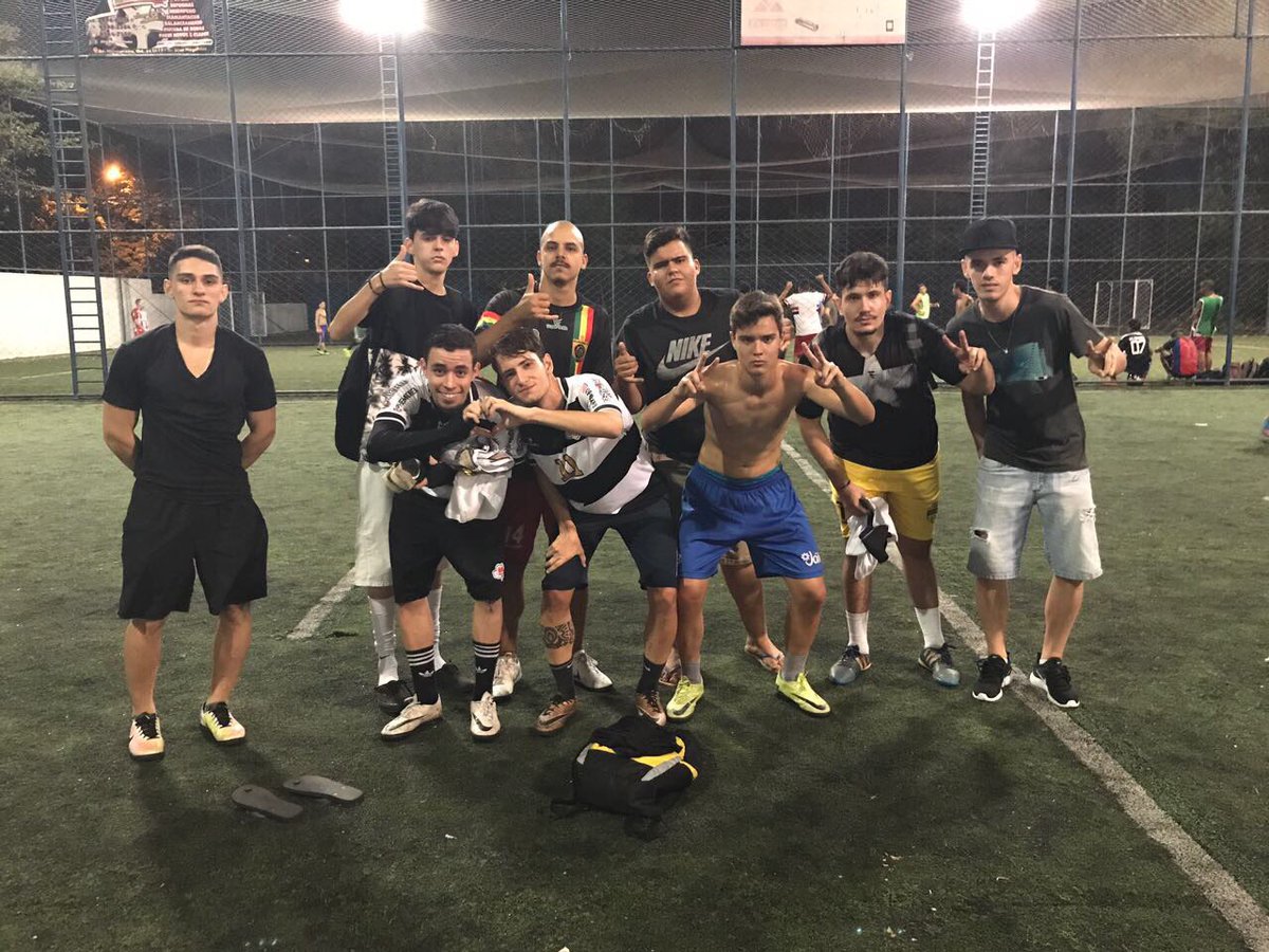 _catimbafc's tweet photo. No embalo da torcida vencemos o Contusão F.C por 9x6 e continuamos invictos🙏🏻⚽️ #CatimbaNeles #MalacaRei https://t.co/OmRNCvUke0