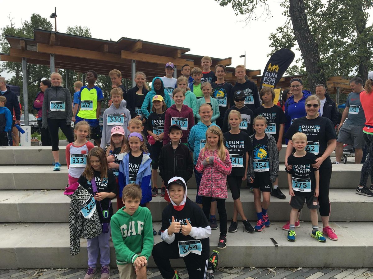 YYCChristian1's tweet photo. CCS represents @yycrunforwater ! Elementary running club + $240 donation from Secondary. Everyone needs H2O #ccscommunity @PalliserSchools https://t.co/7kPkLlu0zv