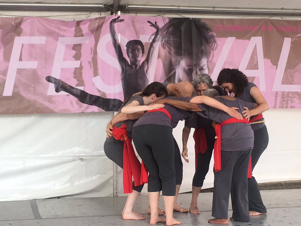 MarjorieDecker's tweet photo. #backpocketdancers @JoseMateoBallet intergenerational dancers ages 27-94 beautiful storytelling through dance #danceCounts #DWCFestival https://t.co/1voIl1YJbw