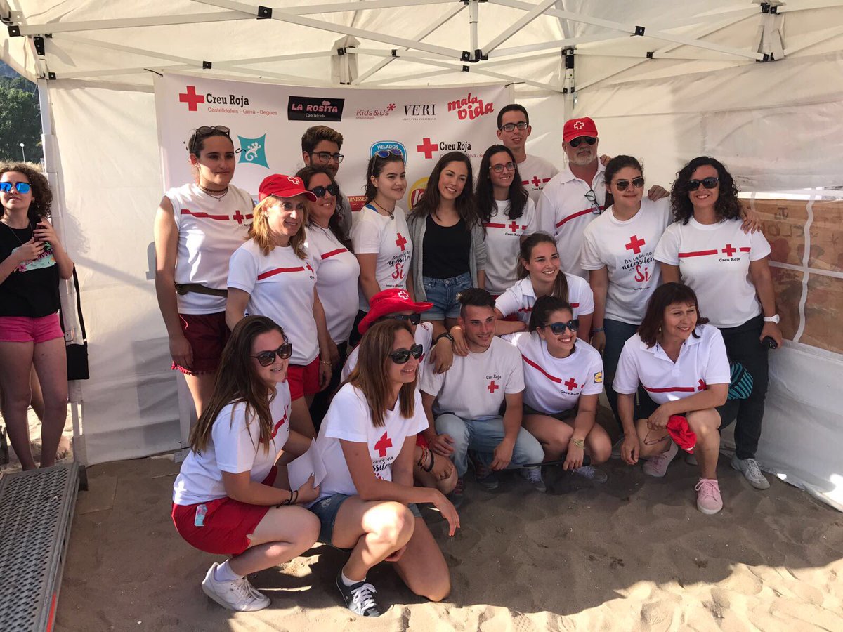 Mariaparradovoz's tweet photo. Gracias Castelldefels por la tarde de hoy ❤
Os quiero muchisimo #Castelldefels #cruzroja #actuacion #solidaria https://t.co/C4vHp9Lm6a