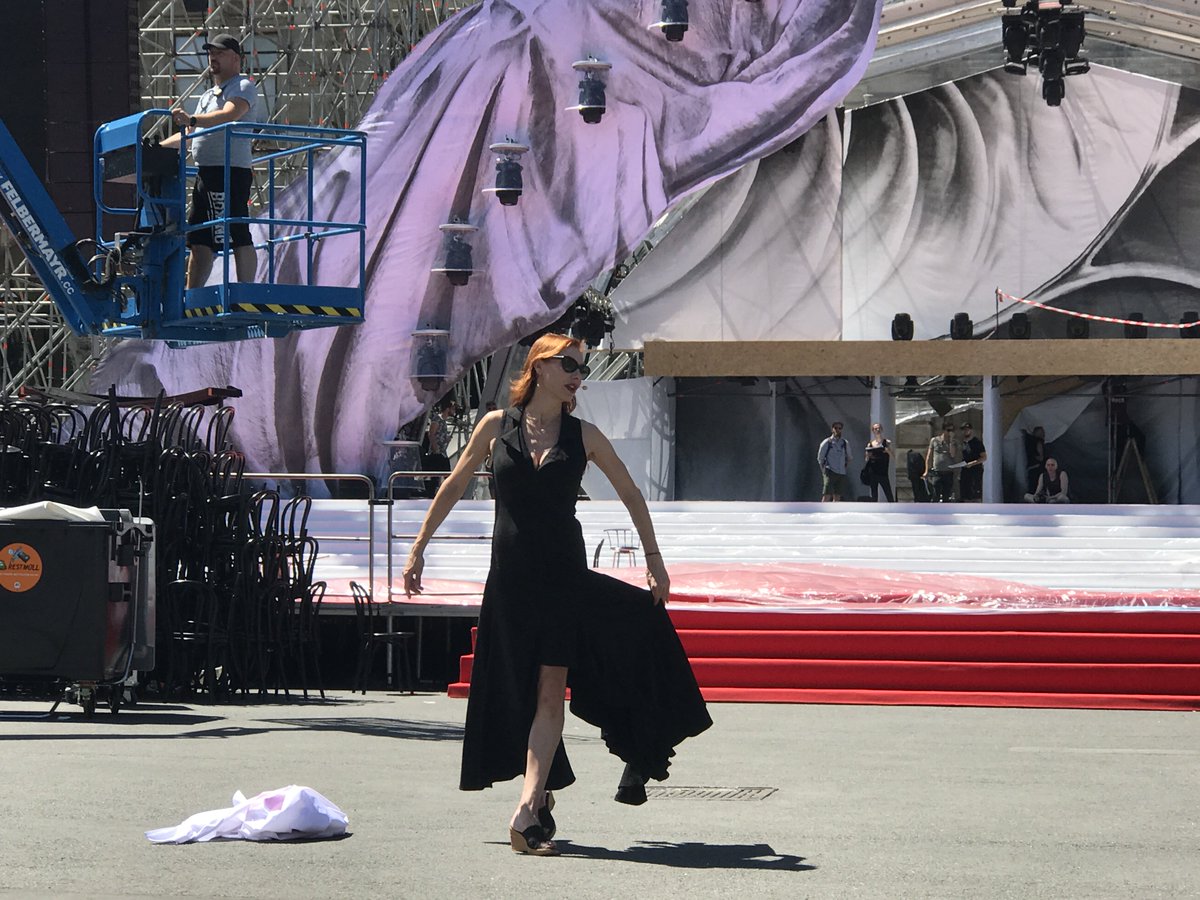 UteLempersMusic's tweet photo. Rehearsing for my appearance at "Life Ball 2017" - #Vienna 
#utelemper #livemusic #charityball #Backstage #vienna2017 #Dance #viennaevent https://t.co/lZtH3oaqPP