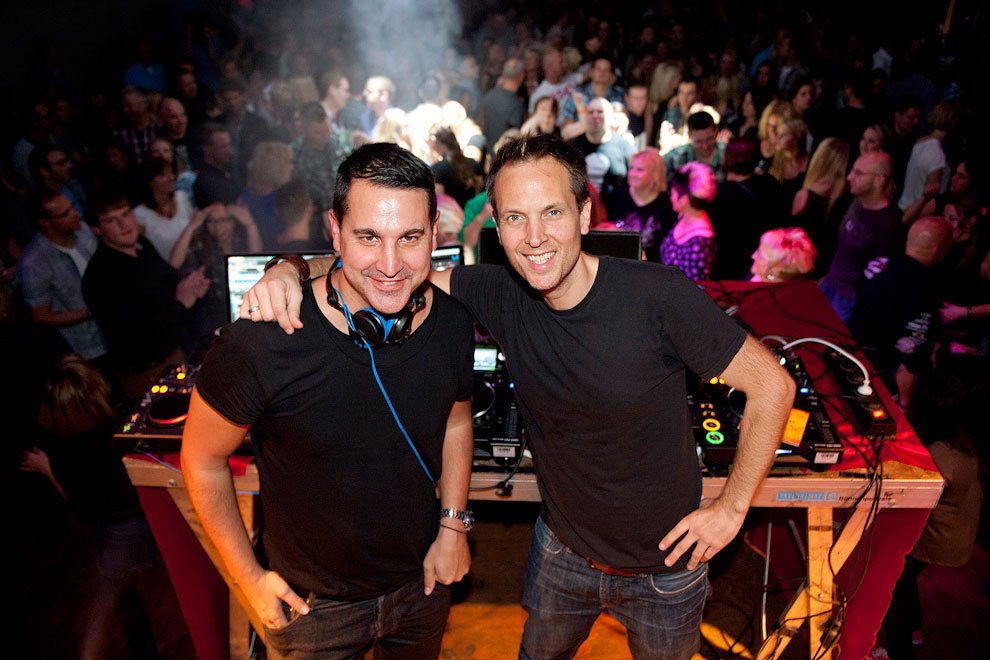 VCL_Clubbing's tweet photo. Blank & Jones - #WhatW...-#VirtualClubbingLife #VCL #Blank&amp;Jones #Blankandjones #dee...-https://t.co/qMIjTpxUCv https://t.co/z5OwtU29TG