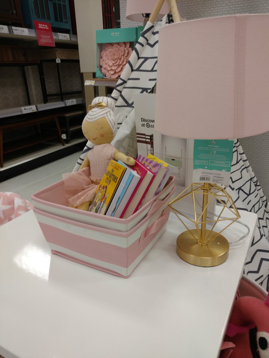 Give your girl her dream bedroom! Pillow fort has amazing kids room bedding and accessories! #pillowfort #targetstyle #t2119 #summerdiy