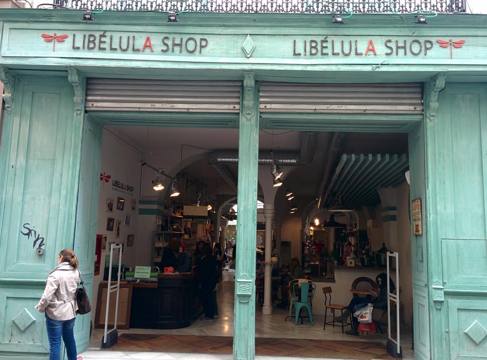 Felices de anunciar nuestro punto de venta en Sevilla <a href="/Libelula_Shop/">Libélula Shop</a> una espectacular casa palacio en la calle Cuna