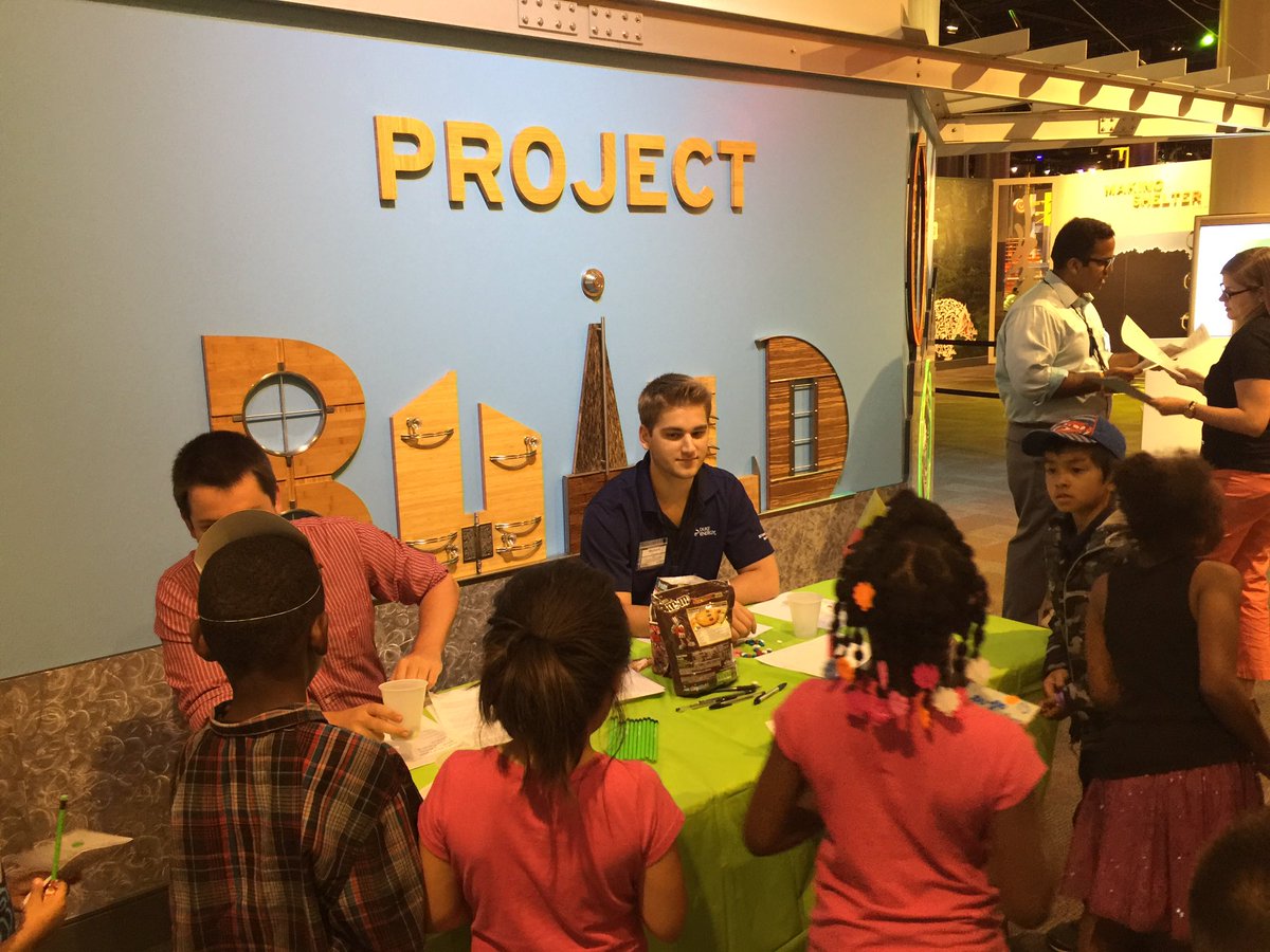 MariaMAvila11's tweet photo. NAYGN members promoting science through fun games at Discovery Charlotte, kids loved it and we enjoyed! @DE_AnnRone #DENCC @NA_GN @Amanwisco https://t.co/nVcFAu4TEN