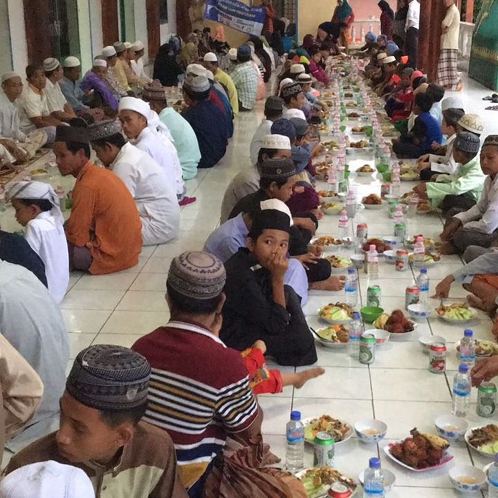 Nouvelleoptique's tweet photo. #Iftar #Ftour #Cambodia #BurkinaFaso #vosdons #Merci #Ramadan2017 #vosHassanets #Do3a
Vous voulez participer ?
https://t.co/0IXYicEt5z Rt https://t.co/Tjj5G4ykPB