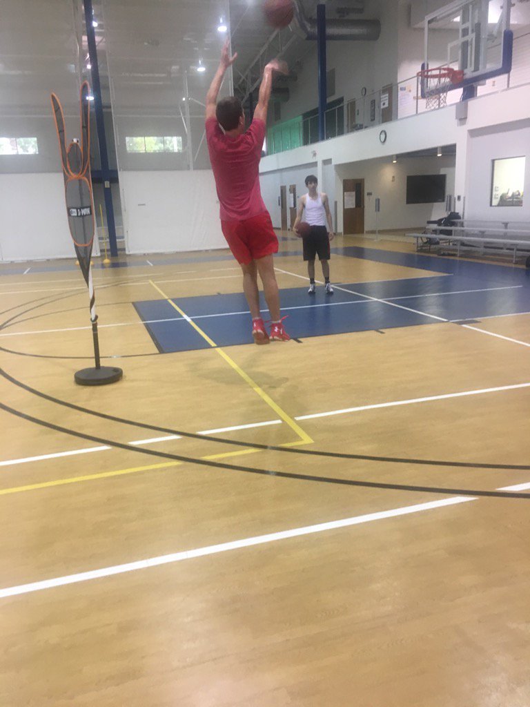 RedstormElite's tweet photo. 2019 Durant Hs Jeff White working on some off the dribble details #MasterTheMidrange #S17GT #XPCELITE https://t.co/Lv0TLUUh6D
