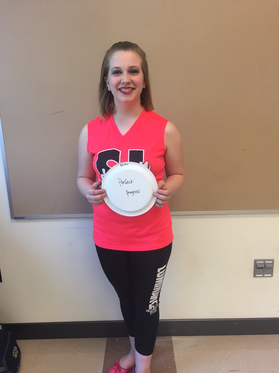 studioluminance's tweet photo. You all were beautiful this year congratulations on your awards 💛 @boonut13 #olivia #lacey #chloe https://t.co/m8GTdlDkT8