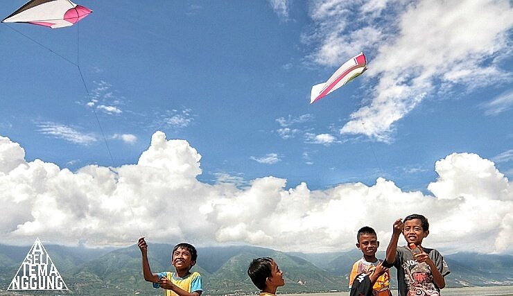 Ngabuburitnya anak desa tetep sehat dan membakar kalori.. generasi anti resah.. instagram.com/p/BVF3_owFDh7/
#aselitemanggung #temanggung