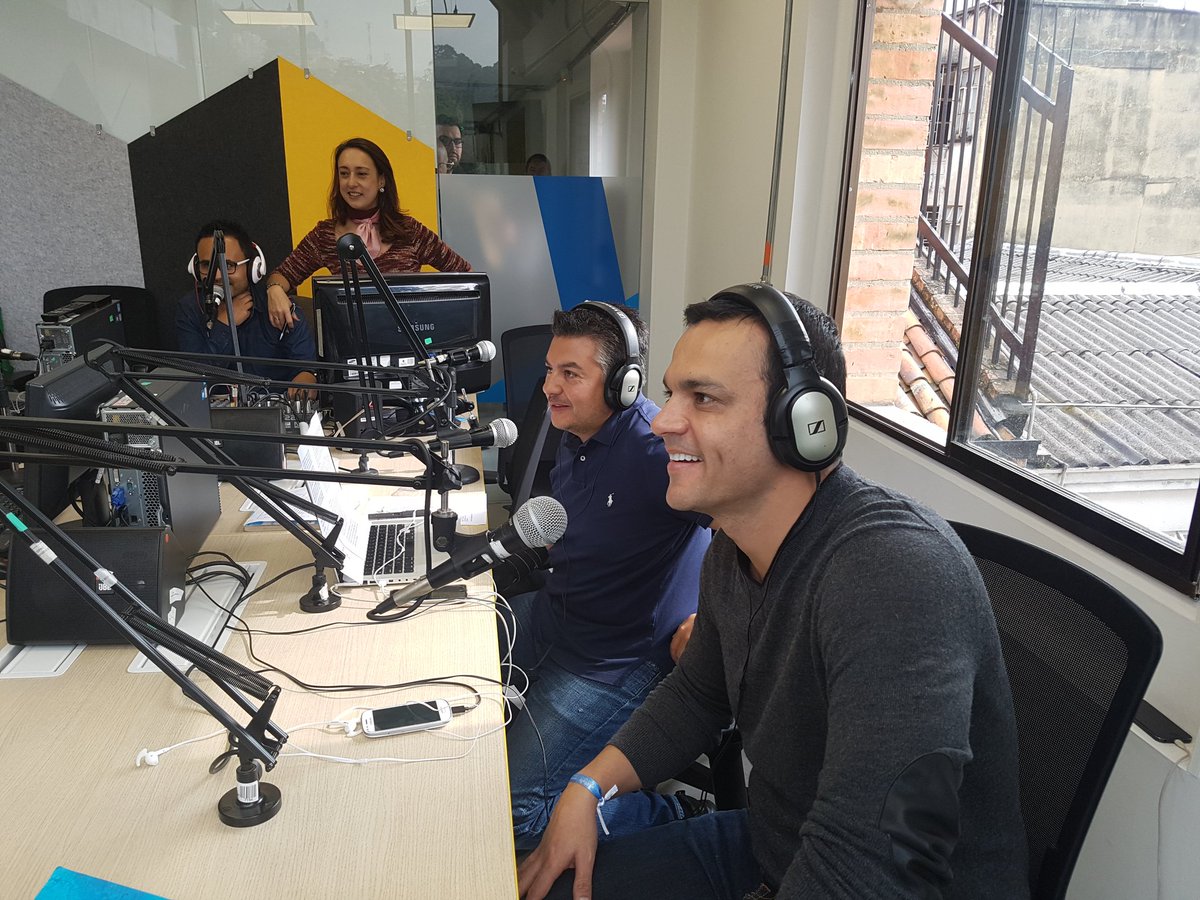 BogotaParticipa's tweet photo. https://t.co/fDthpl3hgp @dcRadioBogota @JuanDiegoAlvira  #DcRadio8Años https://t.co/GK33yST4qN