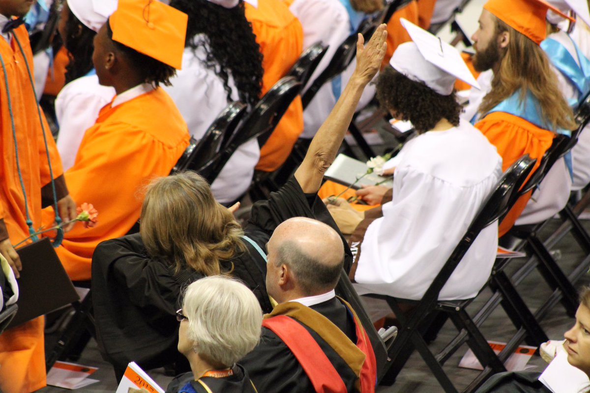 kateweis5's tweet photo. I graduated today, but more importantly, @ColemanAPBio dabbed when I graduated. ❤️ https://t.co/2qGNQC3PjU