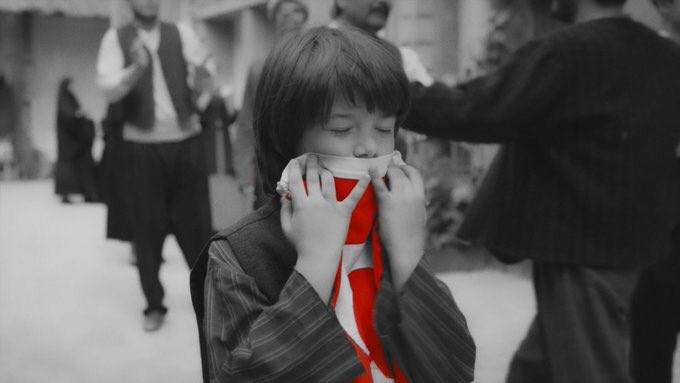 thefirstkursun's tweet photo. KESMEYE GELİR DE EĞMEYE GELMEZ BOYNUMUZ. AL SANCAK İÇİN AL KANLARA BOYANIR BİR ÖLÜR BİN DOĞARIZ #AndOlsun ! #VatanımSensin https://t.co/TUcyjpJqbD