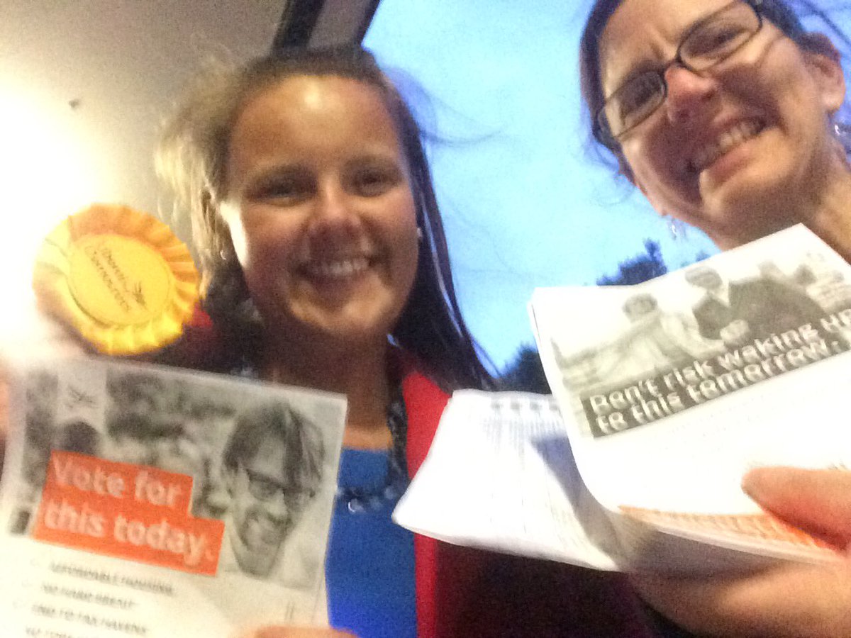 TerriPaddock's tweet photo. Final canvassing push in final minutes with @NataliaComms for @georgenturner & @vauxhalllibdems. #GT4MP #HoeyOut #GE2017 #PollingDay https://t.co/s3sL0gAzTs
