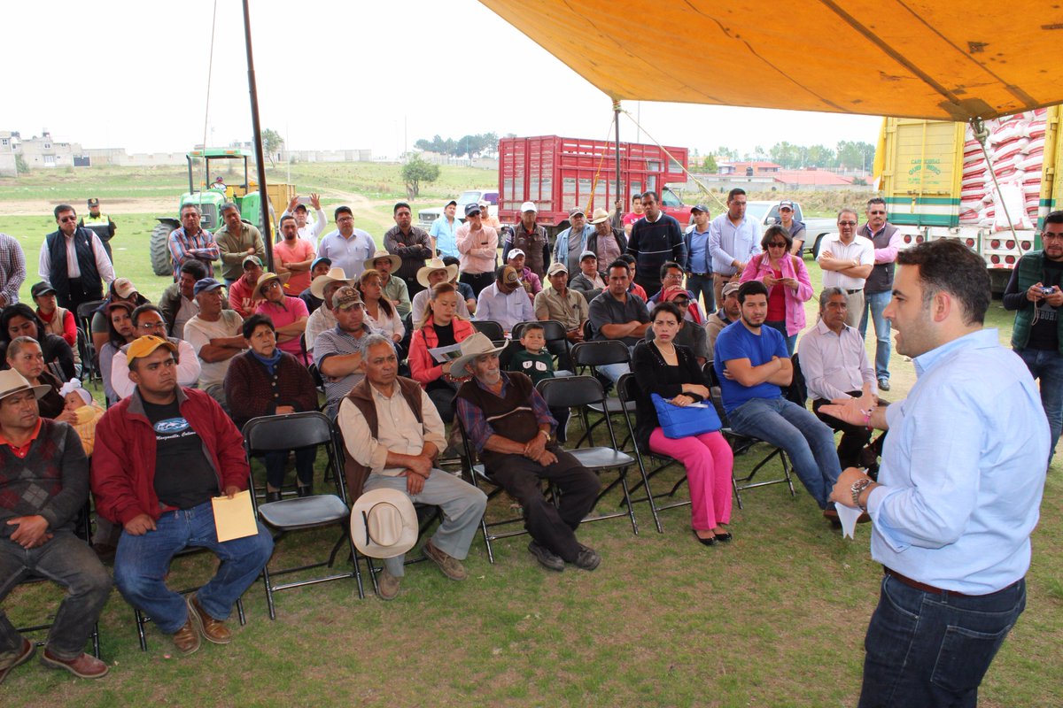 ArmandoArangure's tweet photo. Gracias a @SEDAGROEDOMEX, @SAGARPA_mx y a la #COCEEP, los productores del maiz cacahuazintle lograrán tener mejores cosechas. #Calimaya https://t.co/2sHRFnHwEN