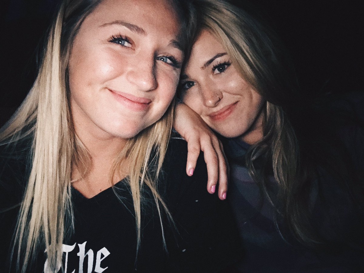 cnscammonxoxo's tweet photo. and happy bff day to the best people that apu gave me !! I love u allllllll https://t.co/YQ0SiqAeGe