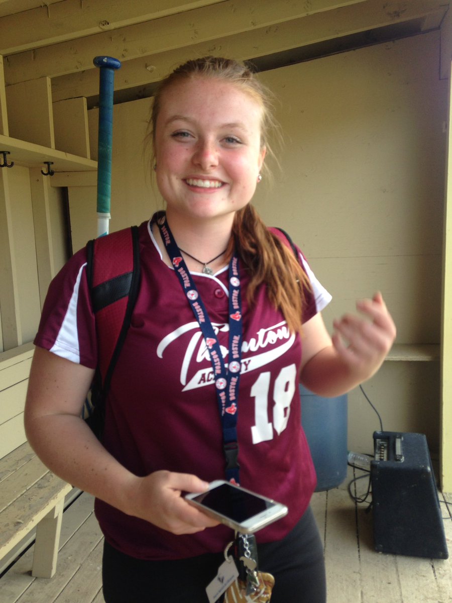 TAsoftball16's tweet photo. FIRST YOFF WIN! SARAH CASEY WITH TWO HOME RUNS! DUDE, UR SICK. C U SATURDAY BOYS #LETSGOOOOO #YOFF #YAR https://t.co/Bh2bQIqUgg