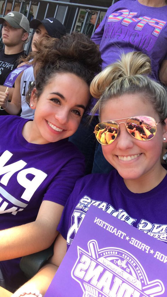 kyleigh_dixon's tweet photo. #UILState #scalpem #freezing #pngproud #needajacket https://t.co/w2gn8yiMmj