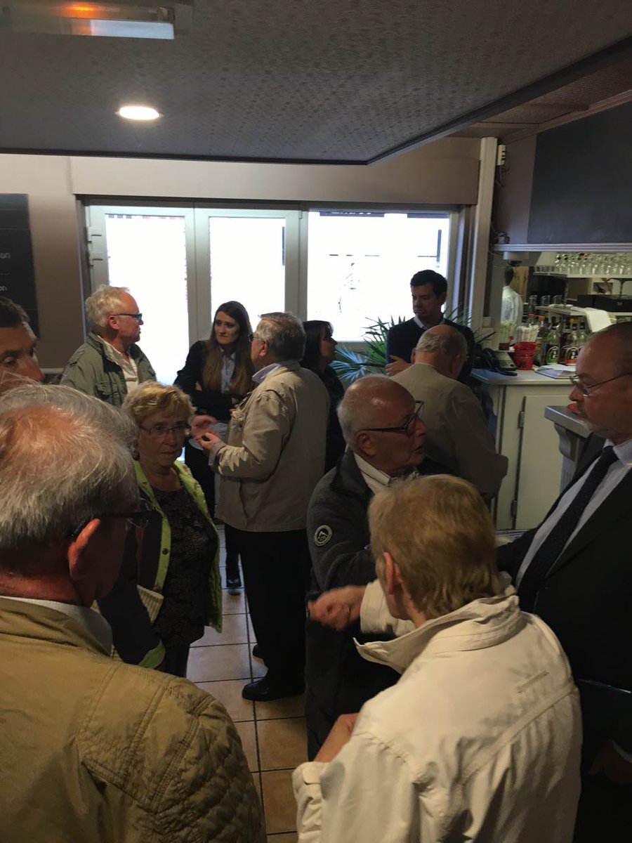 ArnVerspieren's tweet photo. Hier soir, point sur la campagne avec la dynamique et enthousiaste équipe du Comité #EnMarche de Leers.
#Circo5907 #LaRépubliqueEnMarche https://t.co/YSeuu0CE4r