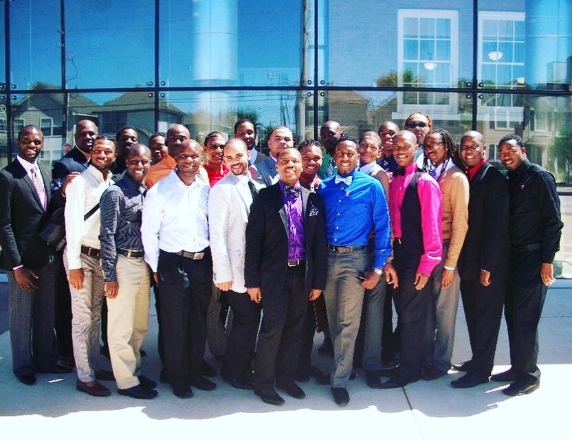 dphiu1985's tweet photo. tbt: (2010) Inaugural Leadership Conference-Houston, Tx. It was such an honor to add our memorabilia to the Library's archives. #dphiucares https://t.co/dhTQ1hMn29