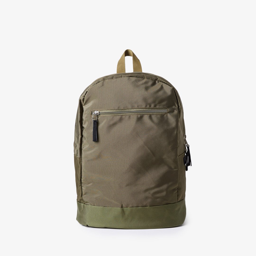 "Yours for the #taikan!" The <a href="/TAIKANofficial/">Taikan Everything</a> Tomcat #backpack in #nylon - a great #summer weight on your back 🤐 Try Taikan in SA stores now.