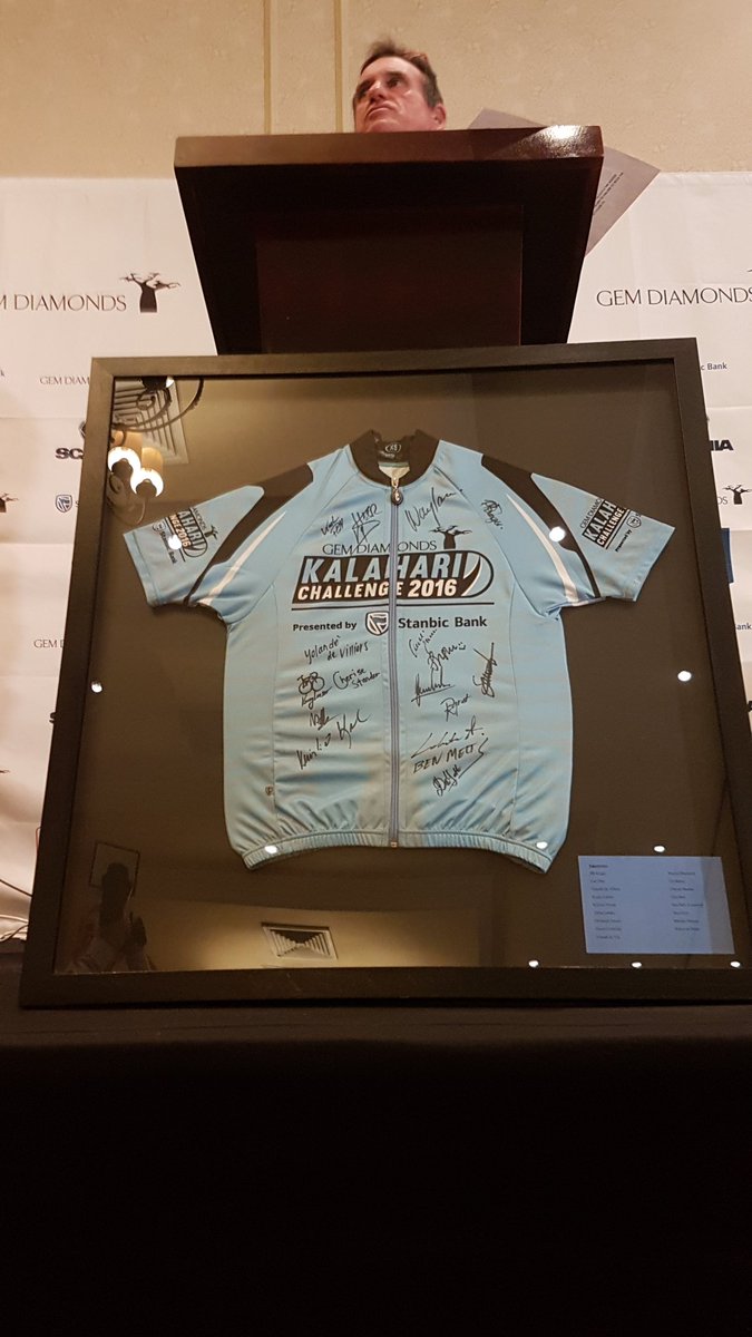kalchalmtb's tweet photo. Signed Jersey coming up for auction. Even signed by @Yolandi_duToit ;) #KalChal2017 https://t.co/PuBXJxqzwX