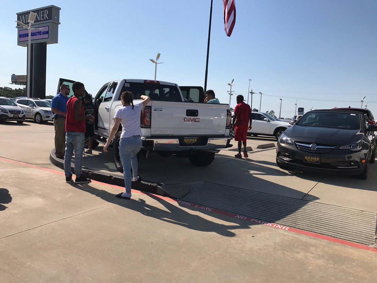 CASAMontgomery's tweet photo. Thanks Weisner Buick for hosting car-buying experience today for youth and to Jr League of The Woodlands for helping fund this program! https://t.co/G0njtYMmm0