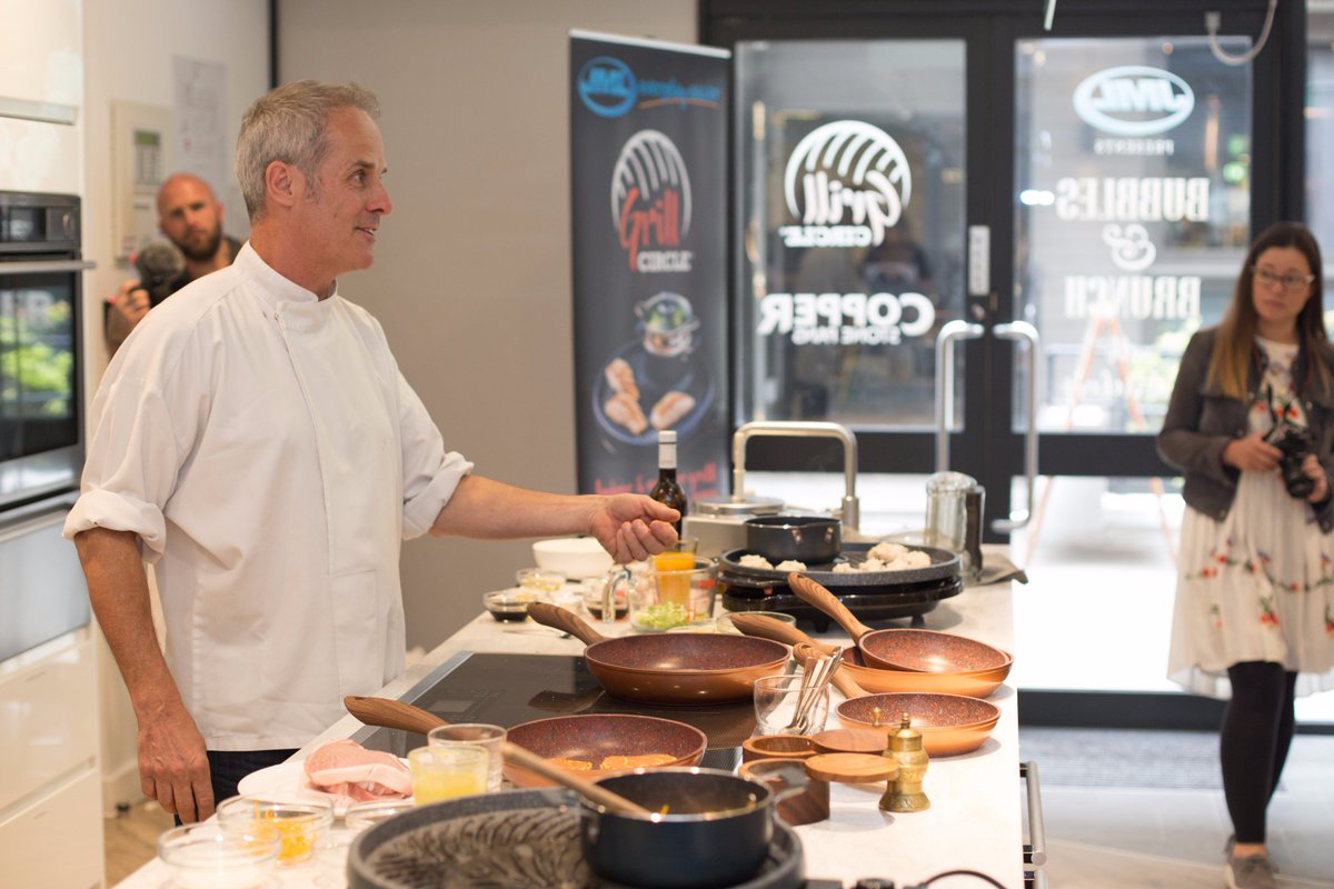 JML_Direct's tweet photo. #TBT to our #JMLBubblesandBrunch with @philvickerytv – there was some seriously tasty food cooked in our #CopperStonePan & #GrillCircle! 👌 https://t.co/UEDiP7AKHo