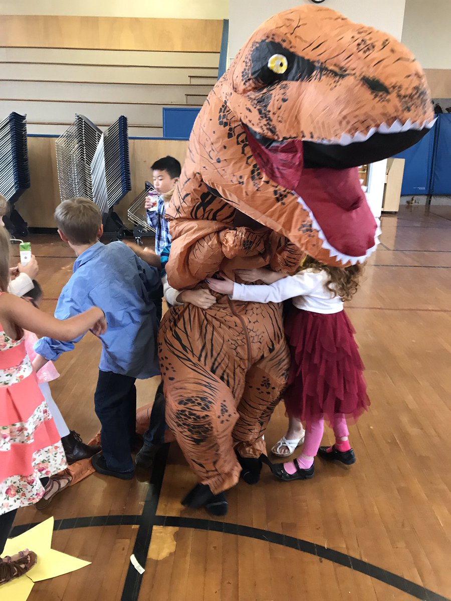 SkylineIB's tweet photo. Look who came to Porter's K/1 celebration today @SkylineIB!  #skylinesurprise https://t.co/S50n9jkNbK