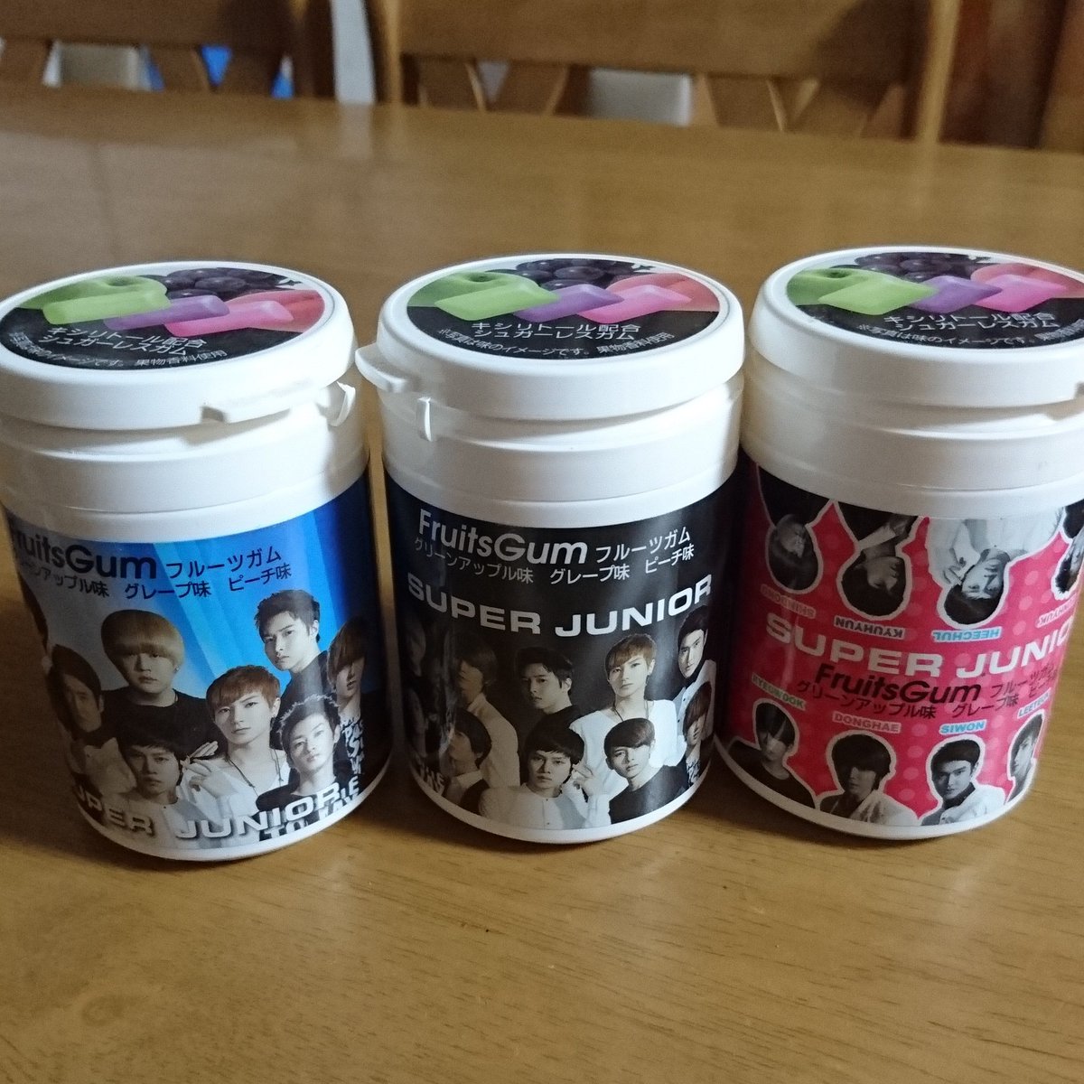 ゆみたん 희철 넘 촣아 ガムボトルはコレが全3種です お菓子2個買って クリアファイルが貰えたり 500mlのペット飲料に 各メンバーのシールが 付いていたり 予約して買えるオリジナル商品も あったりして それはもう夢のような日々でした 韓国 ゆみたん 희철 넘 촣아 ガムボトルはコレが全3種です お菓子2個買って クリアファイルが貰えたり 500mlのペット飲料に 各メンバーのシールが 付いていたり 予約して買えるオリジナル商品も あったりして それはもう夢のような日々でした 韓国