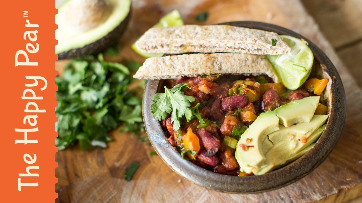 thehappypear's tweet photo. This #examseason, your #5mealsaday is key sustaining a healthy, focused brain! Try our EPIC chilli for meal no.5!! 🤓🙌https://t.co/UTzfqF9egq https://t.co/HE8rfnMzQM