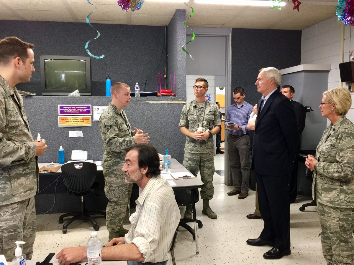 AsaHutchinson's tweet photo. Grateful to the 200 service members providing no-cost medical services to folks in North Central AR this week. #InnovativeReadinessTraining https://t.co/b3O29NdavJ