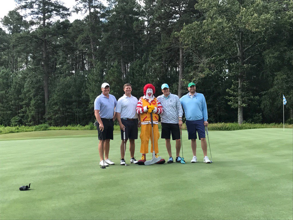 rmhchapelhill's tweet photo. All smiles with our friend Ronald McDonald! Thanks, @ICAPGlobal #CKC17 https://t.co/2b5ua2gOrp