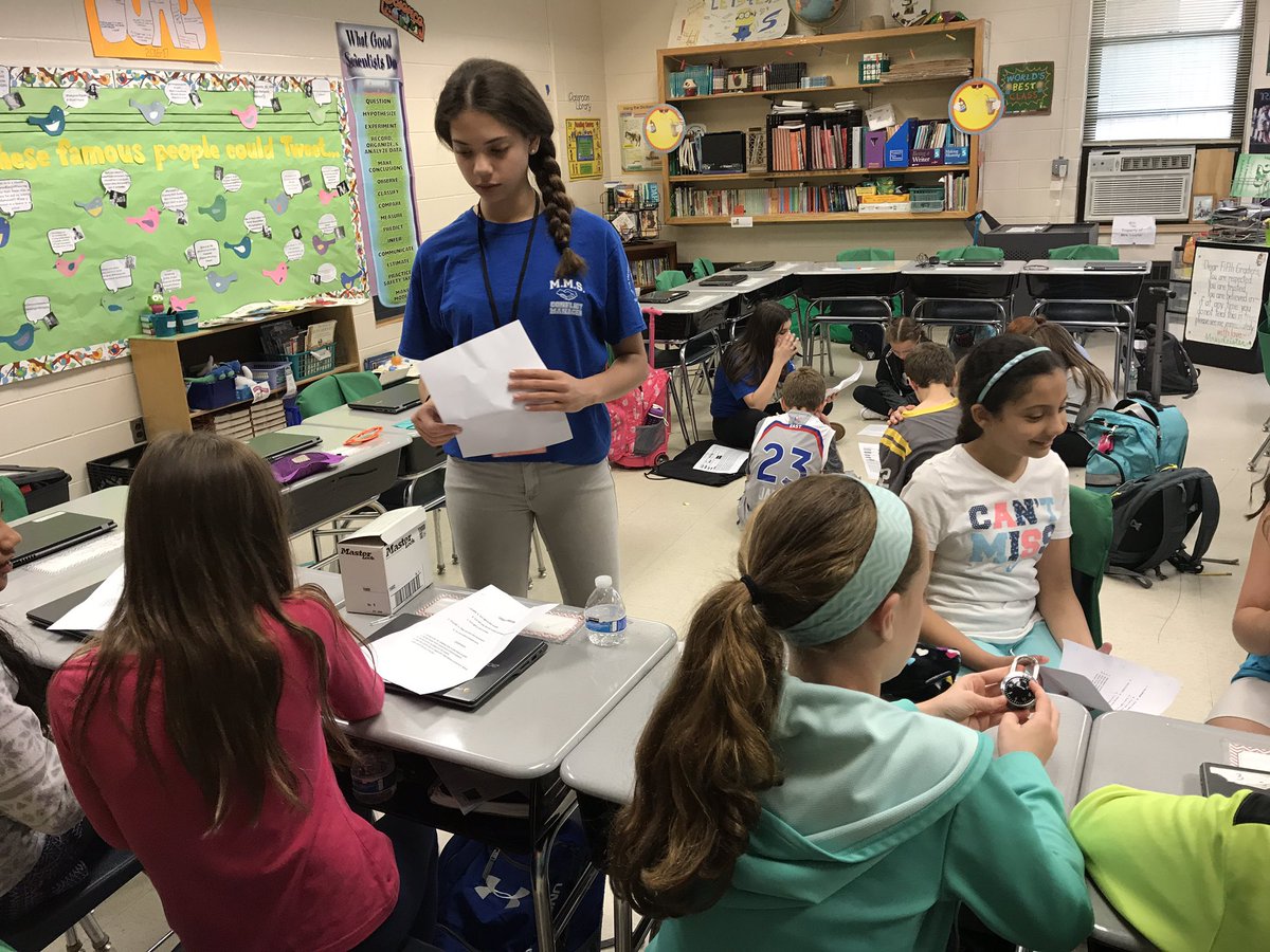 17lifeisgood's tweet image. No stress next year~ thanks to the MMS Conflict Managers #combinationlocks #schedule #Clubs #advocate4self @FJDugan @MTPSNJ